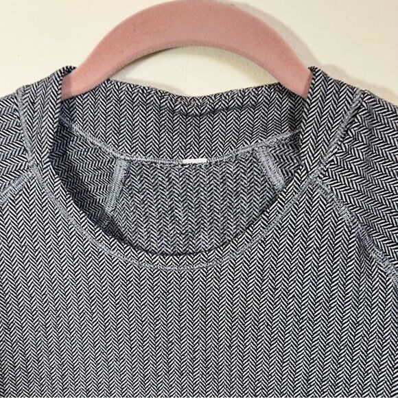 Lululemon Think Fast Long Sleeve Top Herringbone Black White 12 - Picture 4 of 13